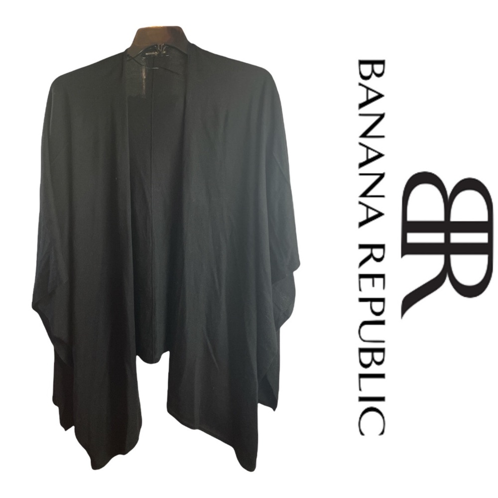 Women’s Black Banana Republic Lightweight Knit Poncho / Shrug OSFM NWOT